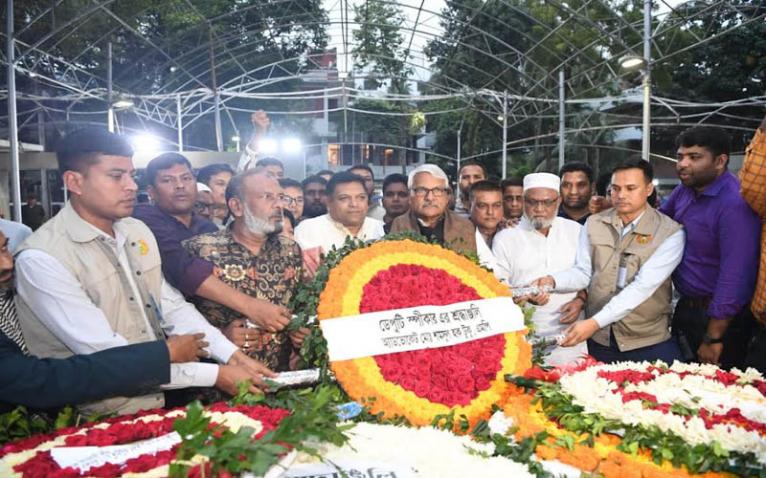 বঙ্গবন্ধুর প্রতিকৃতিতে শ্রদ্ধা নিবেদনের মাধমে নির্বাচনী কার্যক্রম শুরু ডেপুটি স্পীকারের