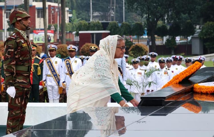 সশস্ত্র বাহিনীর বীর শহীদদের প্রতি গভীর শ্রদ্ধা প্রধানমন্ত্রীর