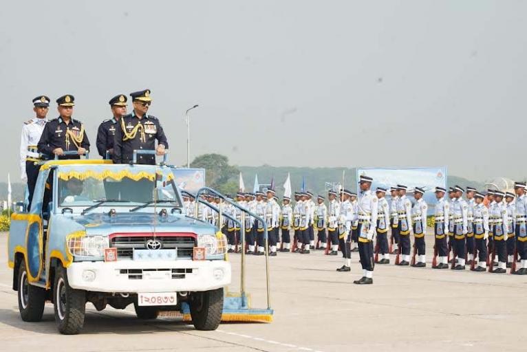 বাংলাদেশ বিমান বাহিনী একাডেমিতে রাষ্ট্রপতি কুচকাওয়াজ অনুষ্ঠিত