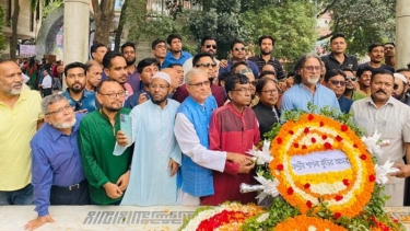 জন্মদিনে শেখ মনির সমাধিতে কেন্দ্রীয় শাপলা কুঁড়ির আসরের শ্রদ্ধা