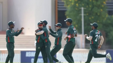 বিশ্বকাপে টিকে থাকার লড়াইয়ে ফিল্ডিংয়ে বাংলাদেশ