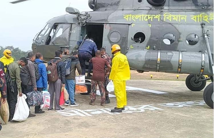 জাতীয় সংসদ নির্বাচনে প্রয়োজনীয় সহায়তা প্রদানে নিয়োগ করা হয়েছে বিমান বাহিনীর হেলিকপ্টার