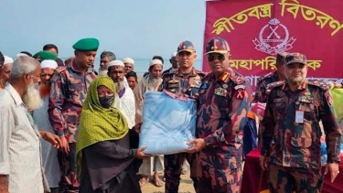 বিজিবি মহাপরিচালকের মিয়ানমার সীমান্ত পরিদর্শন ও শীতার্তদের মাঝে শীতবস্ত্র বিতরণ