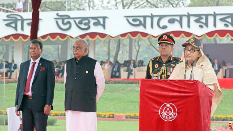 সীমান্ত রক্ষায় বিজিবিকে স্মার্ট প্রযুক্তিতে সজ্জিত করা হচ্ছে : প্রধানমন্ত্রী