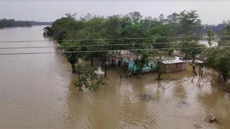 পাহাড়ি ঢলে পানিবন্দী সিলেটের ৬ লাখ মানুষ