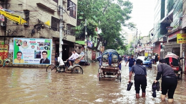 ২০ টাকার রিকশা ভাড়া ১০০ টাকা!