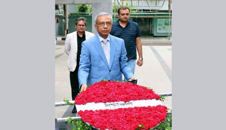 বঙ্গবন্ধুর প্রতি শ্রদ্ধা নিবেদন করলেন প্রধানমন্ত্রীর নতুন প্রেস সচিব