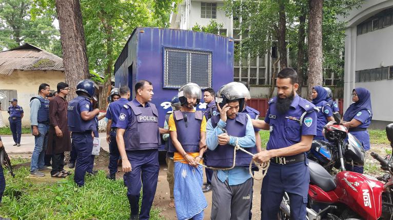 বান্দরবানে যৌথ অভিযানে কেনএনএফের আরও ৬ সহযোগী গ্রেফতার