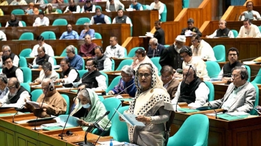 মালয়েশিয়ায় কর্মী পাঠাতে ব্যর্থতায় দায়ীদের বিরুদ্ধে ব্যবস্থা নেয়া হবে: প্রধানমন্ত্রীর হুঁশিয়ারি