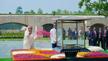 মহাত্মা গান্ধীর প্রতি শ্রদ্ধা প্রধানমন্ত্রীর