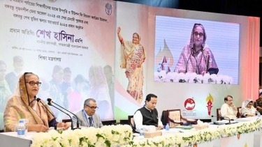 প্রধানমন্ত্রী অসচ্ছল মেধাবী শিক্ষার্থীদের মধ্যে উপবৃত্তি, টিউশন ফি বিতরণ উদ্বোধন করলেন