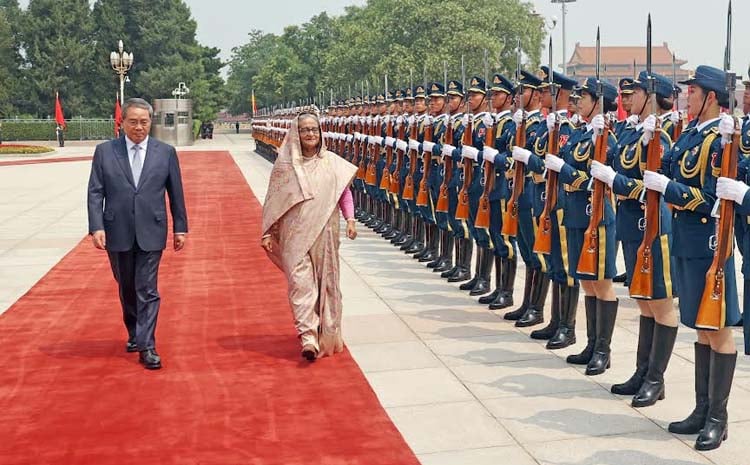 চীনের গ্রেট হল অব দ্য পিপলে শেখ হাসিনাকে উষ্ণ সংবর্ধনা