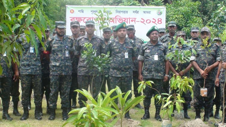 গোপালগঞ্জে ২৩ আনসার ব্যাটালিয়নের উদ্যোগে ১০০ বৃক্ষের চারা বৃক্ষরোপণ