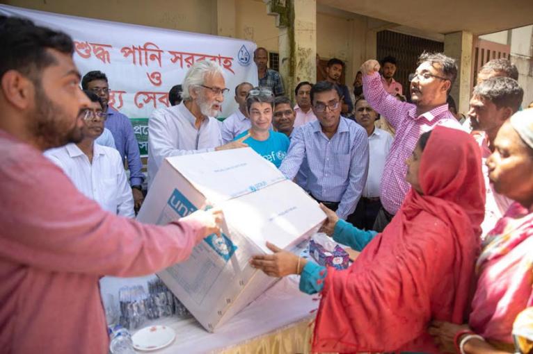 “বন্যাদুর্গত এলাকায় ৩৬ লাখ পিউরিফিকেশন  ট্যাবলেট বিতরণ করেছে স্থানীয় সরকার বিভাগ”