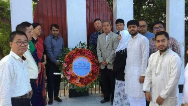 রাঙ্গামাটি শহিদ মিনারে জেলা পরিষদের নেতৃবৃন্দের শ্রদ্ধা