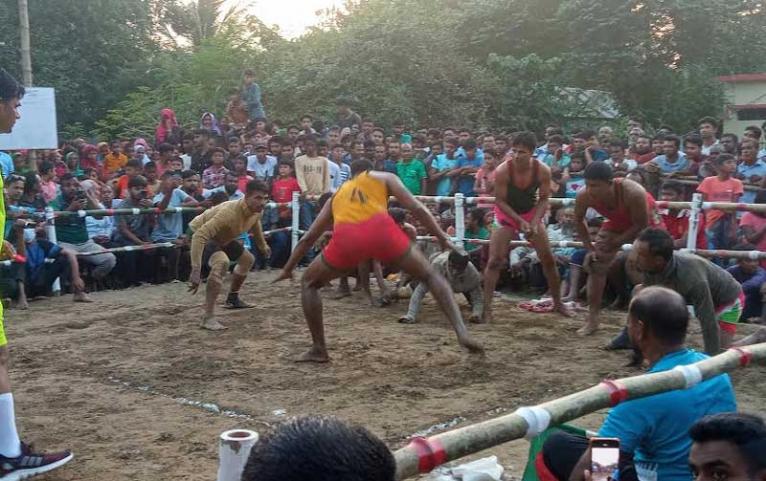 সরিষাবাড়ীতে গ্রাম বাংলার ঐতিহ্যবাহী হাডুডু খেলা দেখতে জনতার ঢল