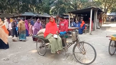 দীর্ঘ ছয়মাস পর ডোয়াইল পরিষদে ভিজিডি চাল বিতরণ