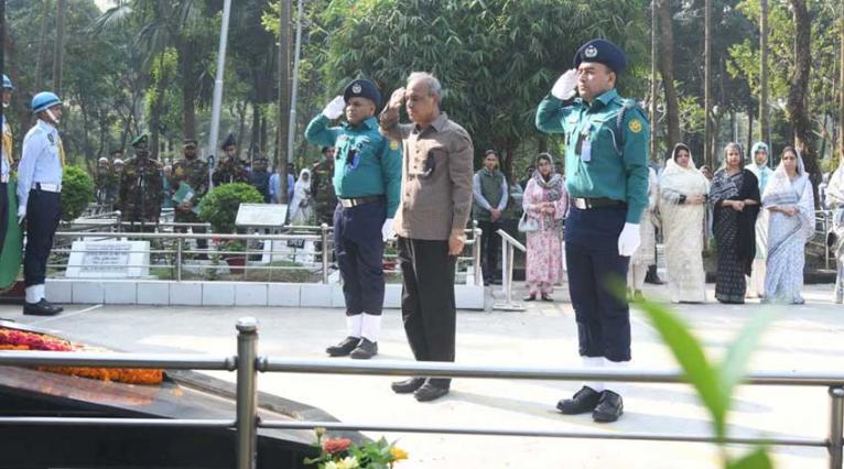 অভিযানে কোনো বাহিনীর সদস্যের গাফিলতি পেলে ছাড় নয় : স্বরাষ্ট্র উপদেষ্টা