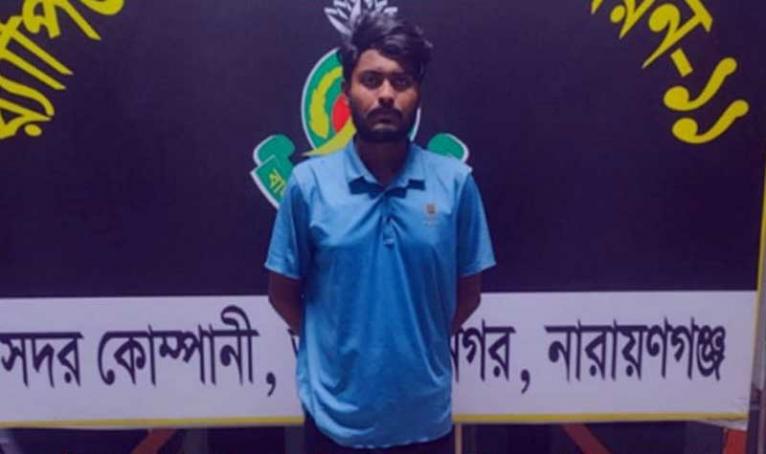 সোনারগাঁয়ে যুবককে আটক, র‌্যাবের দাবি ‘ছিনতাই চক্রের মূলহোতা’