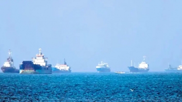 হরমুজ প্রণালীতে ৬টি জাহাজ থামিয়ে দিল ইরান