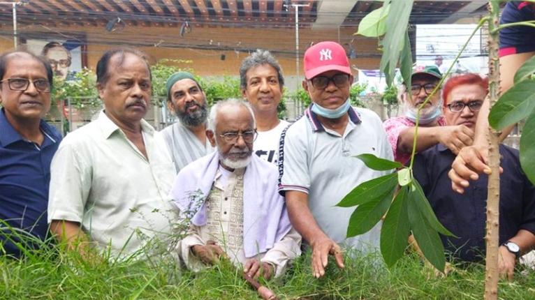 নারায়ণগঞ্জ নাগরিক কমিটির বৃক্ষরোপণ কর্মসূচির উদ্বোধন