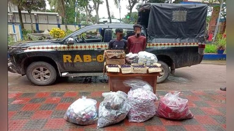 সাতক্ষীরায় মাদক ও চোরাই পণ্যসহ দুইজন আটক