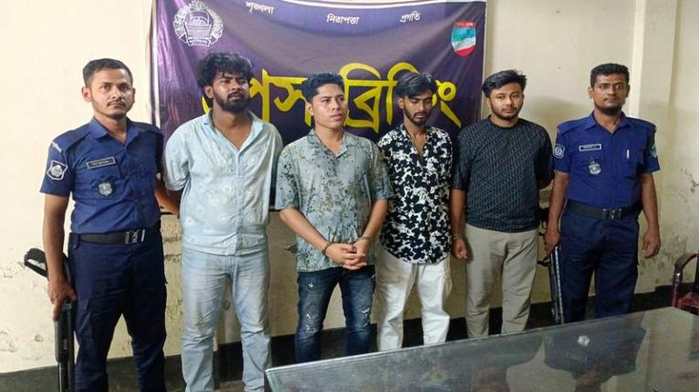 চট্টগ্রামের শীর্ষ সন্ত্রাসী ডেভিড ইমন গ্রেপ্তার