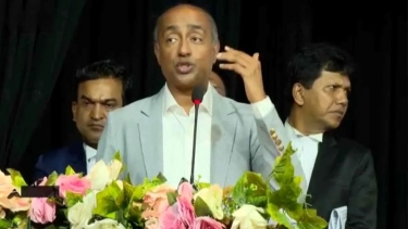 আইনমন্ত্রী সাবেক প্রেসিডেন্টের বিরুদ্ধে দুর্নীতির অভিযোগ পর্যালোচনা করছে সরকার