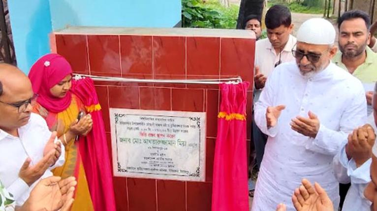 গ্রামীণ যোগাযোগ উন্নয়নে চিরিরবন্দরে নতুন সড়ক প্রকল্পের উদ্বোধন
