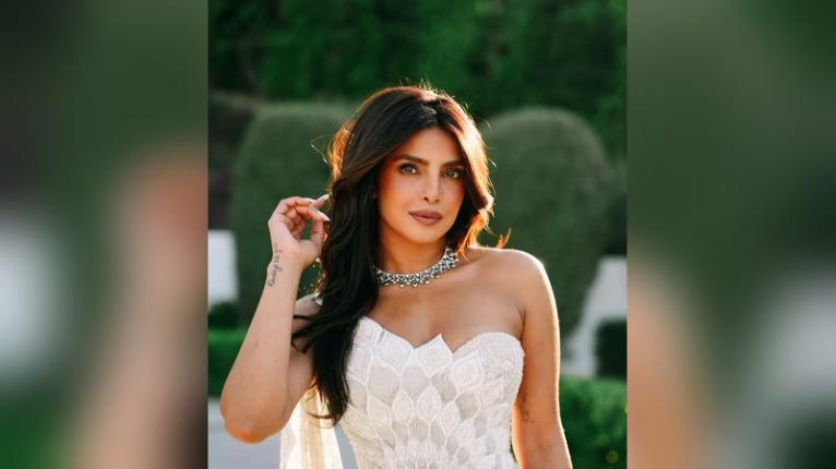 হলিউডে আরও এক ধাপ এগোলেন প্রিয়াঙ্কা