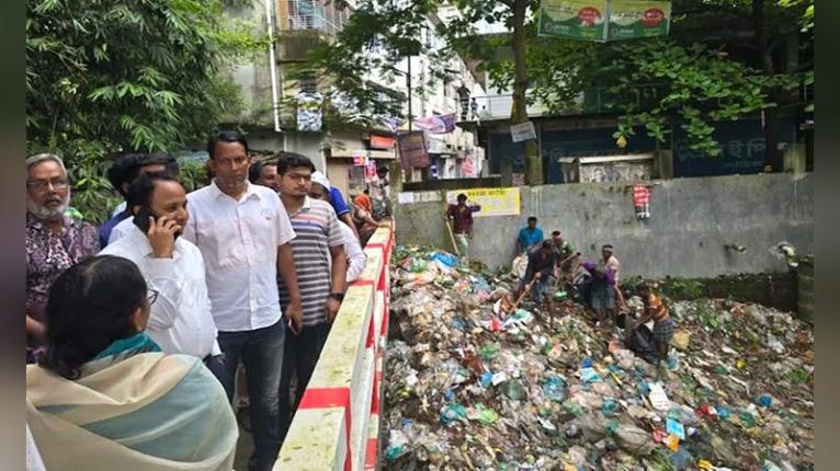 হ্যালো ডিসিতে অভিযোগ: মুহূর্তেই পরিষ্কার হলো ময়লার ভাগাড়