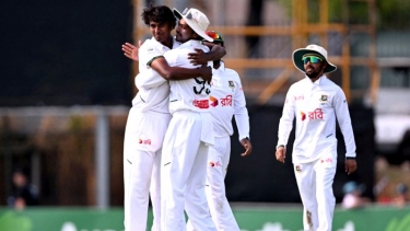 টেস্ট ইতিহাসের অন্যতম সেরা দিন পার করল বাংলাদেশ