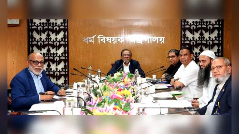 দেশে ইমাম, মুয়াজ্জিনসহ ধর্মীয় উপাসনালয়ের আড়াই লাখেরও বেশি ব্যক্তি পাবেন মাসিক সম্মানি
