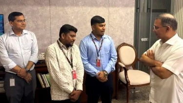 উচ্চশিক্ষার স্বপ্নপূরণে মেধাবী তরুণ নাজমুলের পাশে প্রধানমন্ত্রী