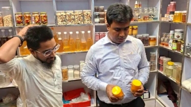 জিলাপিতে ক্ষতিকর রাসায়নিক ব্যবহার করায় চাঁদপুরে ৩ প্রতিষ্ঠানকে জরিমানা