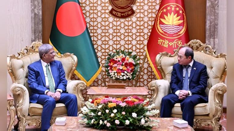 বাংলাদেশিদের জন্য ভিয়েতনামের ভিসা প্রক্রিয়া সহজীকরণের আহ্বান রাষ্ট্রপতির