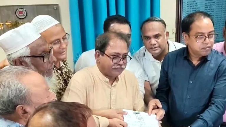 ঠাকুরগাঁও-১ আসনের উপনির্বাচনে বিএনপির প্রার্থী মির্জা ফয়সলের মনোনয়নপত্র দাখিল
