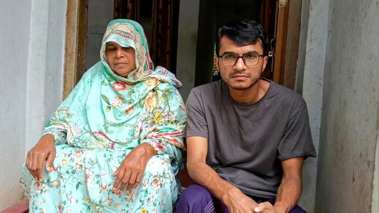 মৃত্যু জয় করে কালকিনি তাহাজ্জুলের জজ হওয়ার স্বপ্ন পূরণ