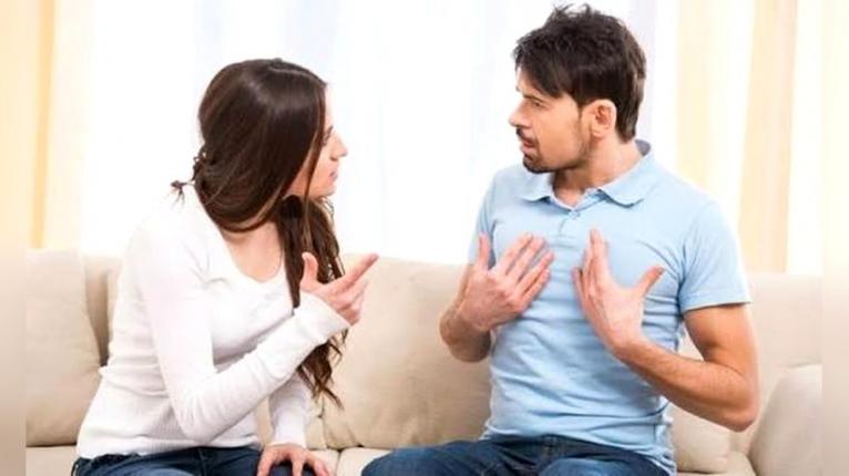 সঙ্গী বারবার দোষ চাপালে কীভাবে সামলাবেন