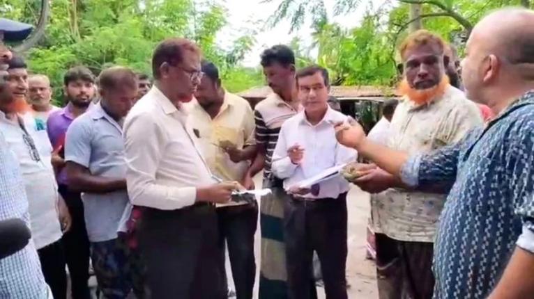 ঝিনাইদহে সার মজুতের দায়ে ডিলারের জরিমানা