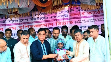 প্রধানমন্ত্রীর দেওয়া বাড়িতে উঠলেন ফুটপাতে বাস করা গোলাপি বেগম