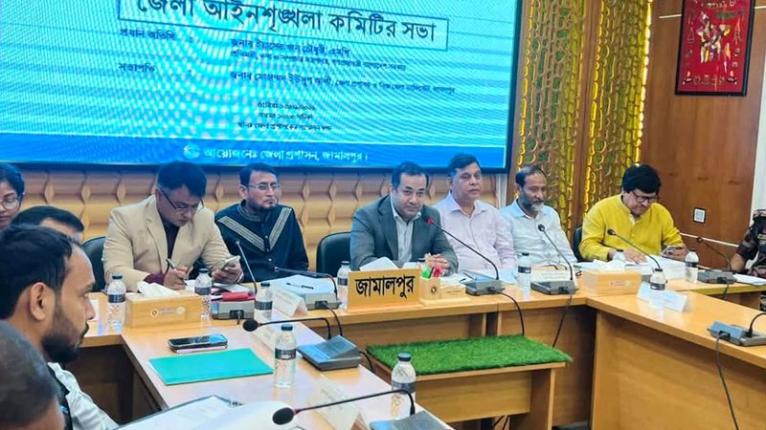 দেশে সারের সংকট নেই, বিতরণে মনিটরিং জোরদারের নির্দেশ তথ্য প্রতিমন্ত্রীর