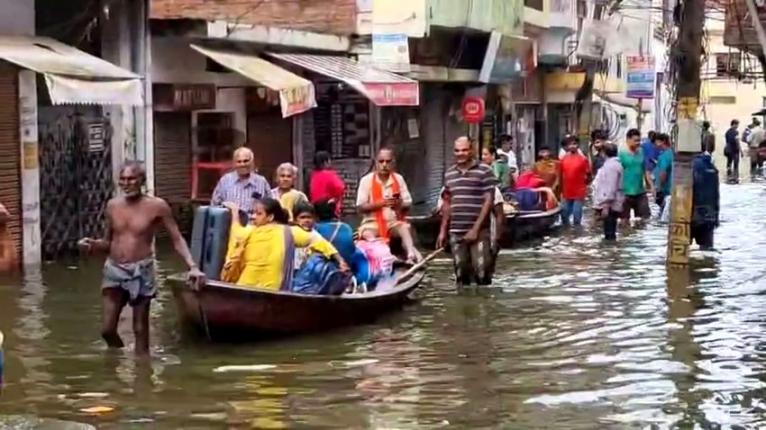 ভারতের উত্তর প্রদেশে ভারি বৃষ্টিতে ৫৬ জনের মৃত্যু