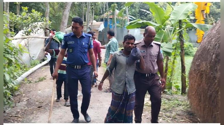 নগরকান্দায় অবৈধ ড্রেজারে বালু উত্তোলন,প্রশাসনের অভিযানে ১ জনের ৭ দিনের কারাদণ্ড