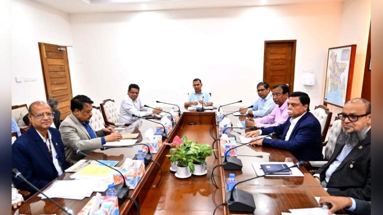 গুলশান ও ধানমন্ডিসহ রাজধানীর একাধিক লেকের দূষণ রোধে সমন্বিত উদ্যোগের নির্দেশ প্রধানমন্ত্রীর
