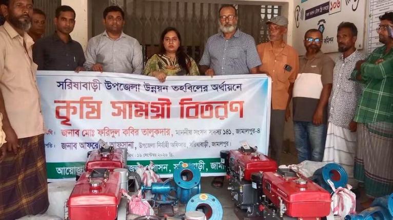 কৃষকদের সেচ সরঞ্জাম বিতরণ, সরিষাবাড়ীতে শুরু বৃক্ষরোপণ কর্মসূচি