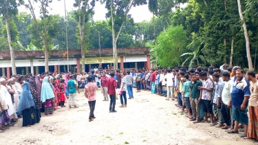 সালথায় ইউপি চেয়ারম্যানের বিরুদ্ধে অপপ্রচারের অভিযোগ, এলাকাবাসীর মানববন্ধন