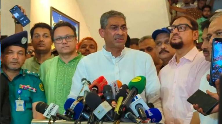 আ. লীগকে রাজনৈতিক ও প্রশাসনিকভাবে মোকাবেলা করা হবে : পানিসম্পদমন্ত্রী
