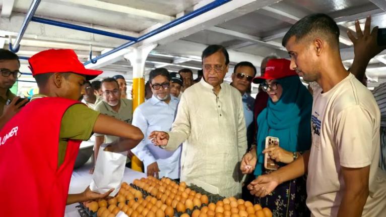 বর্জ্যের বিনিময়ে ভাসমান বাজার চালু
