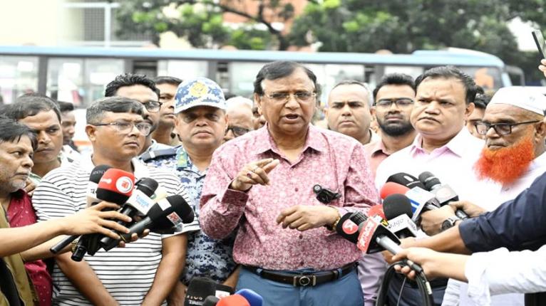 পল্টন মোড় থেকে নর্থ সাউথ রোড পর্যন্ত মূল সড়ক হকারমুক্ত ঘোষণা